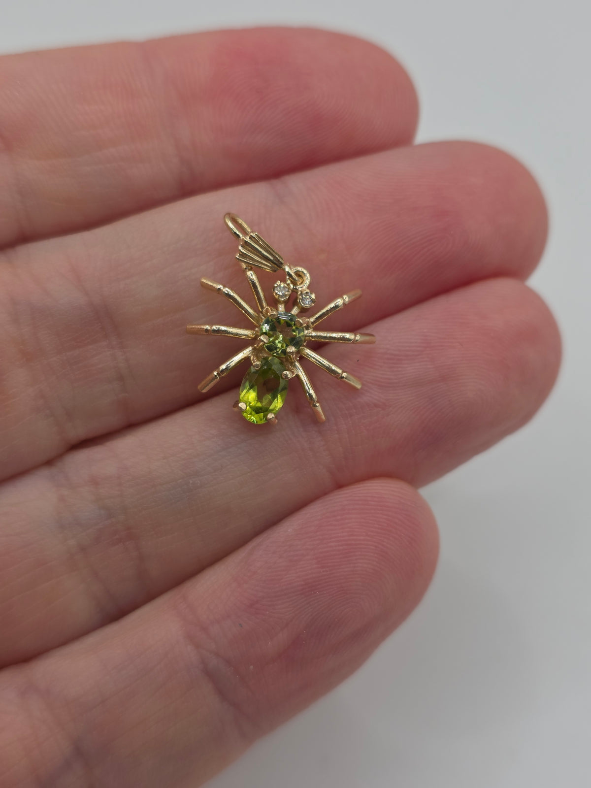 9ct gold peridot and diamond spider pendant