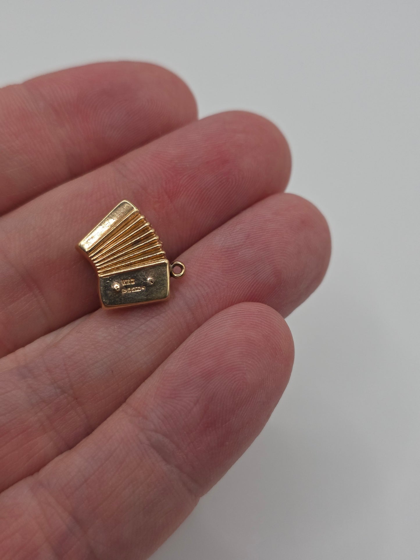 9ct gold hohner accordion charm