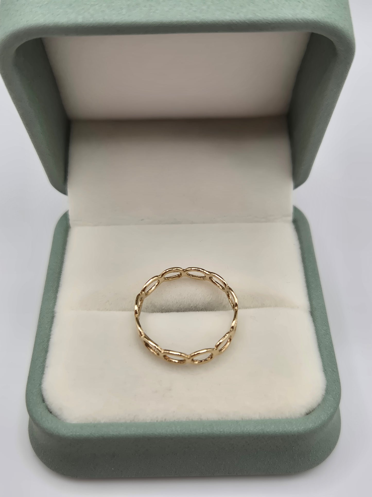 9ct gold ring