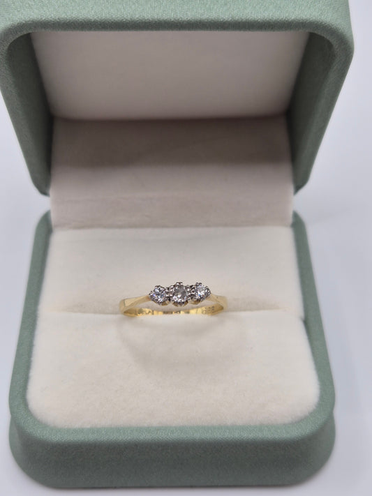 18ct gold diamond ring