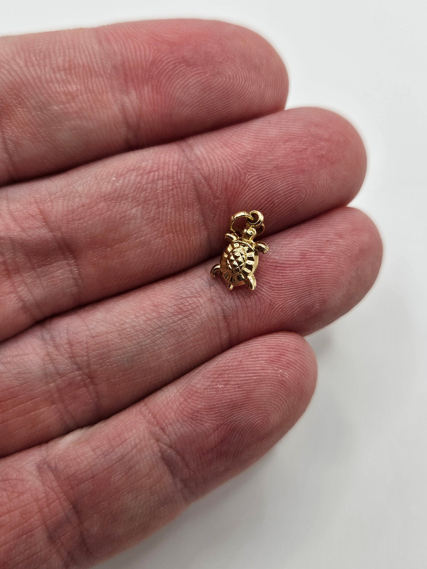 9ct gold turtle charm