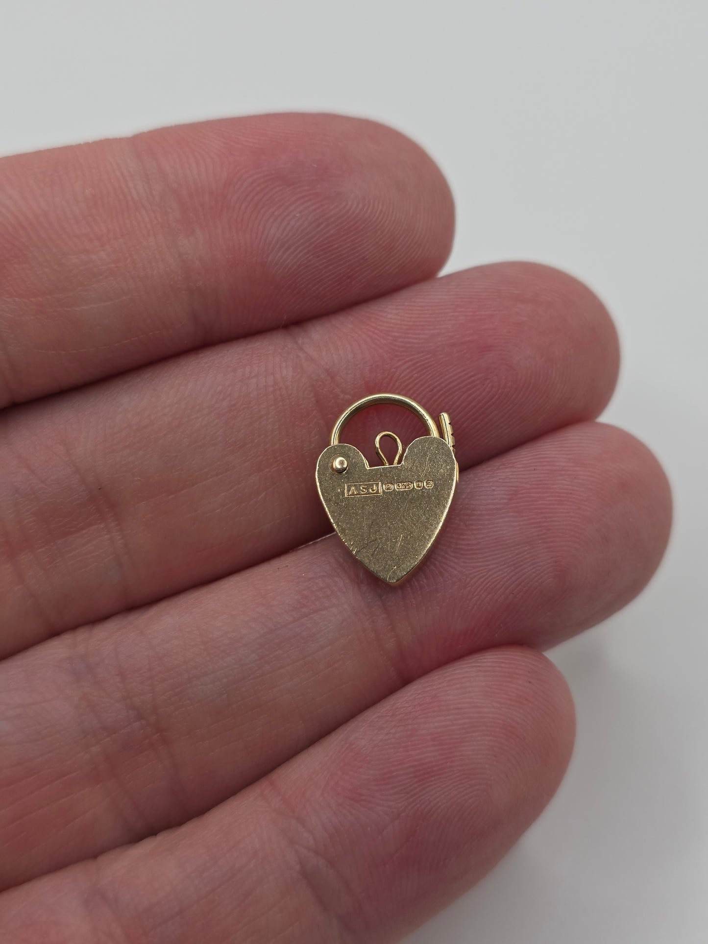 9ct gold padlock 51