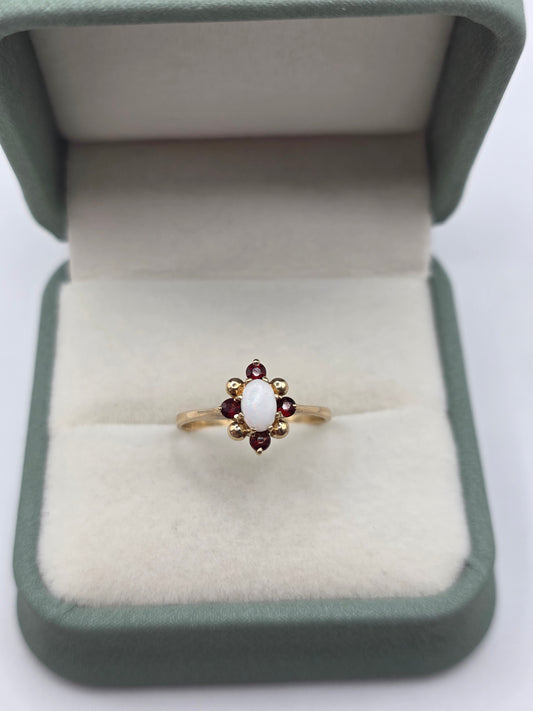 9ct gold opal and garnet ring