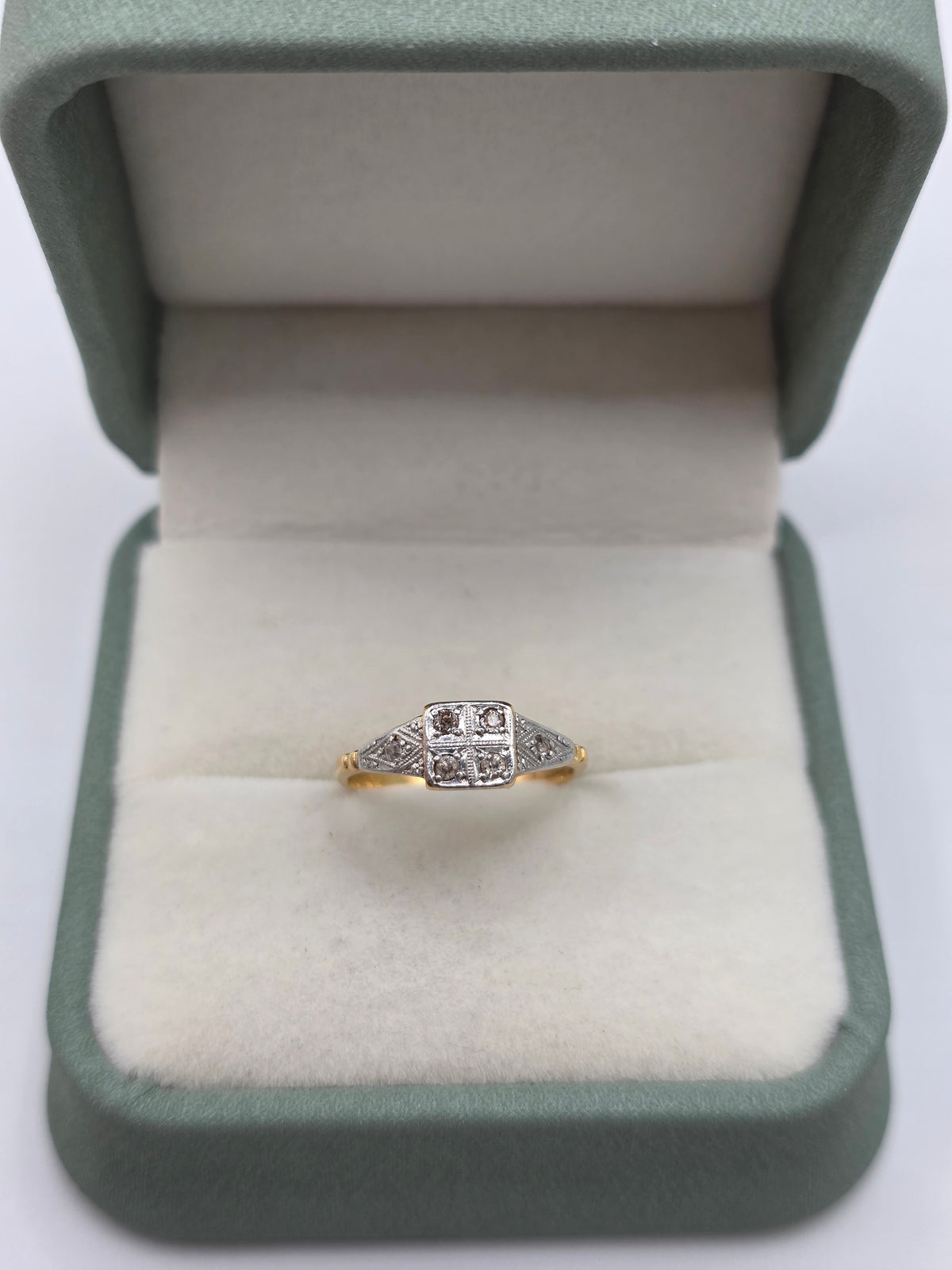 Art Decor 18ct gold diamond ring