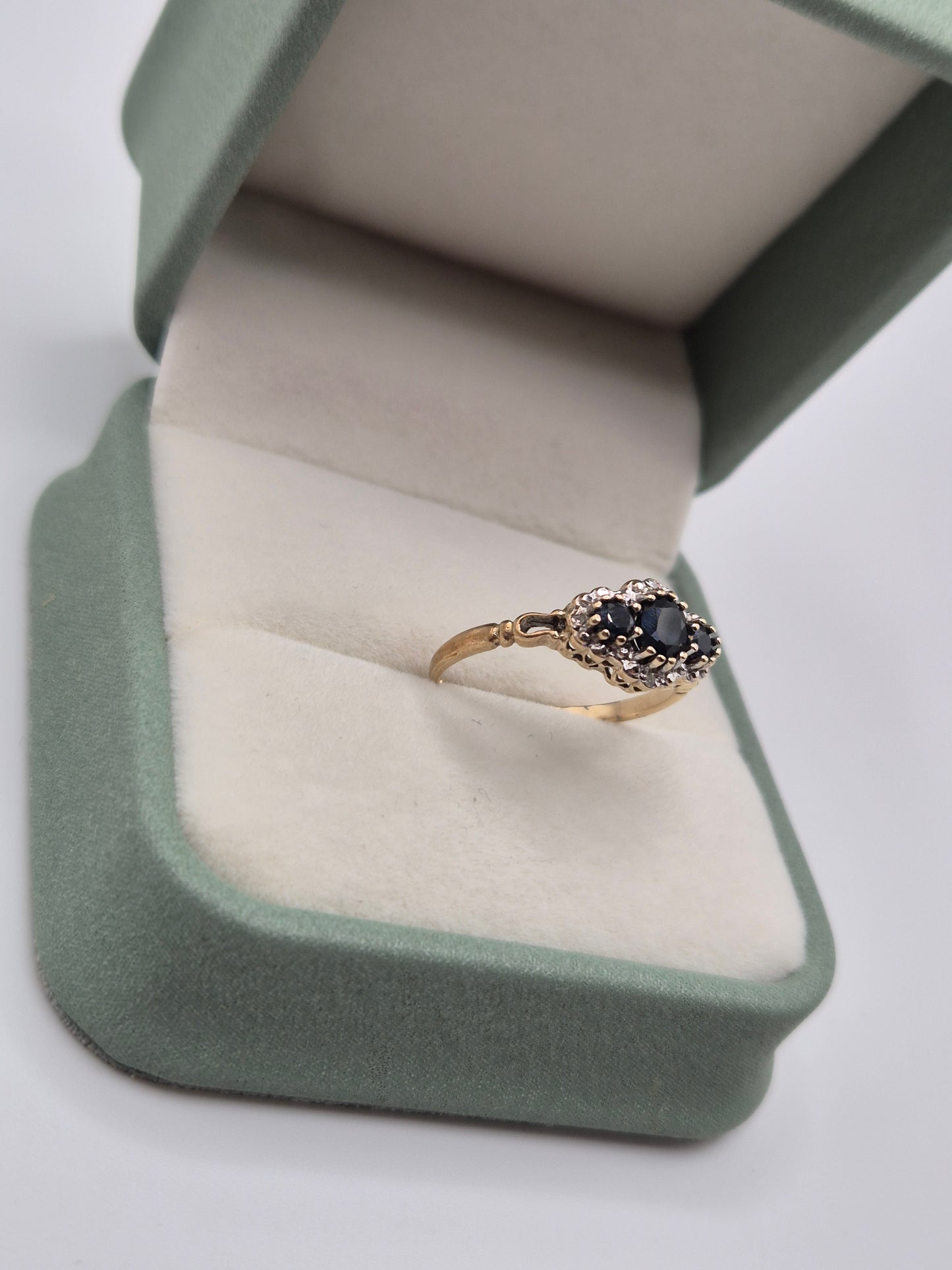 9ct gold sapphire and diamond ring