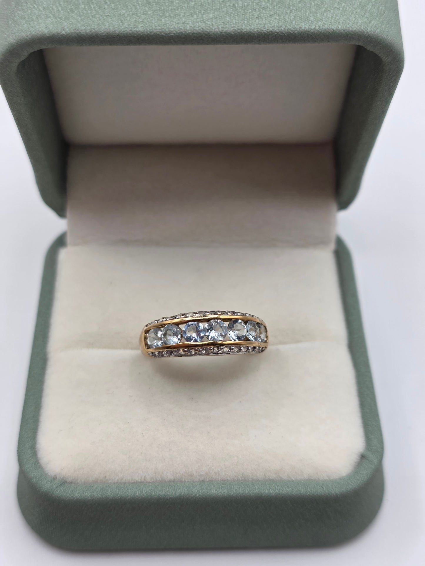 9ct gold aquamarine and diamond ring