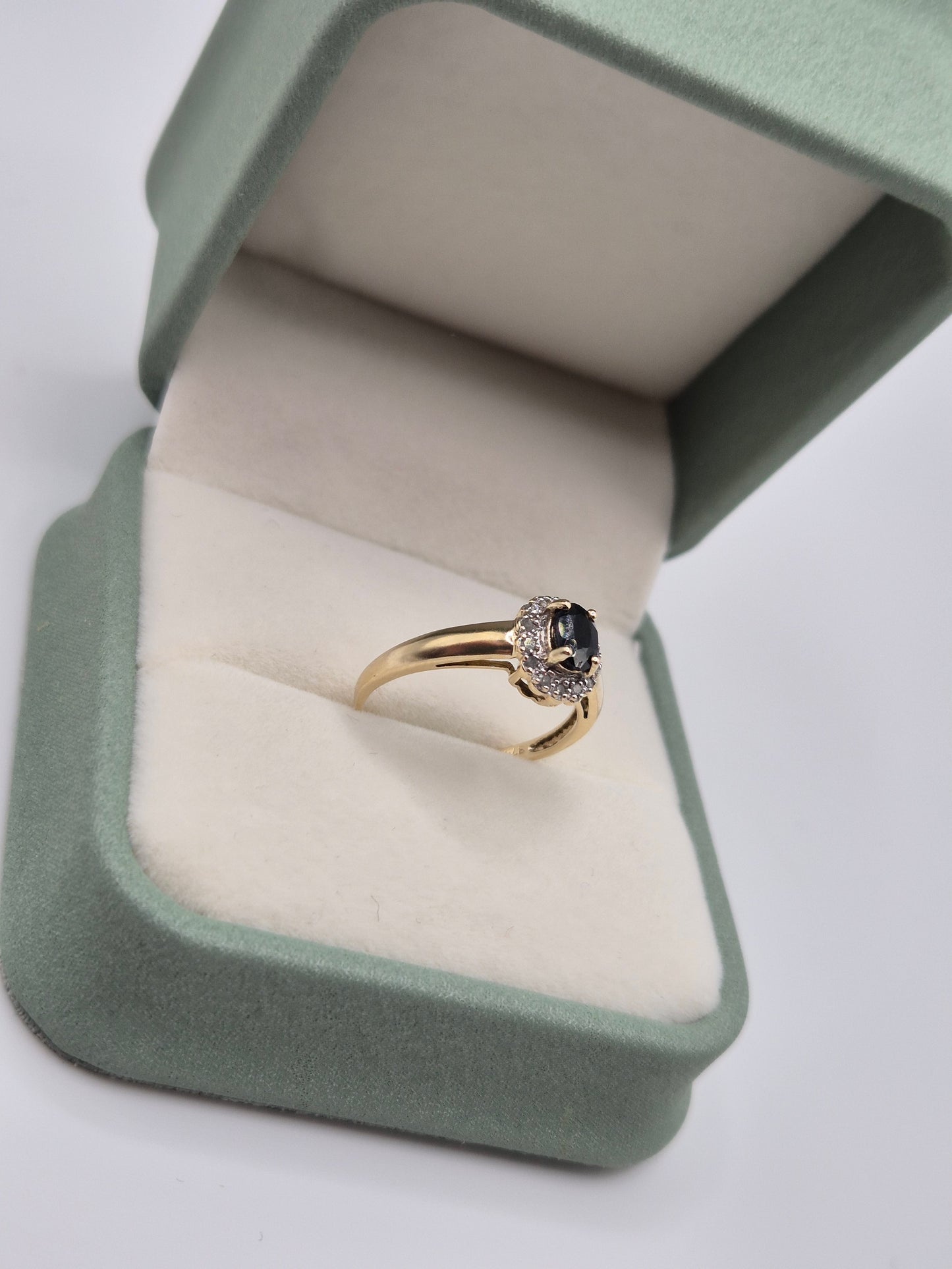 9ct gold sapphire and diamond ring