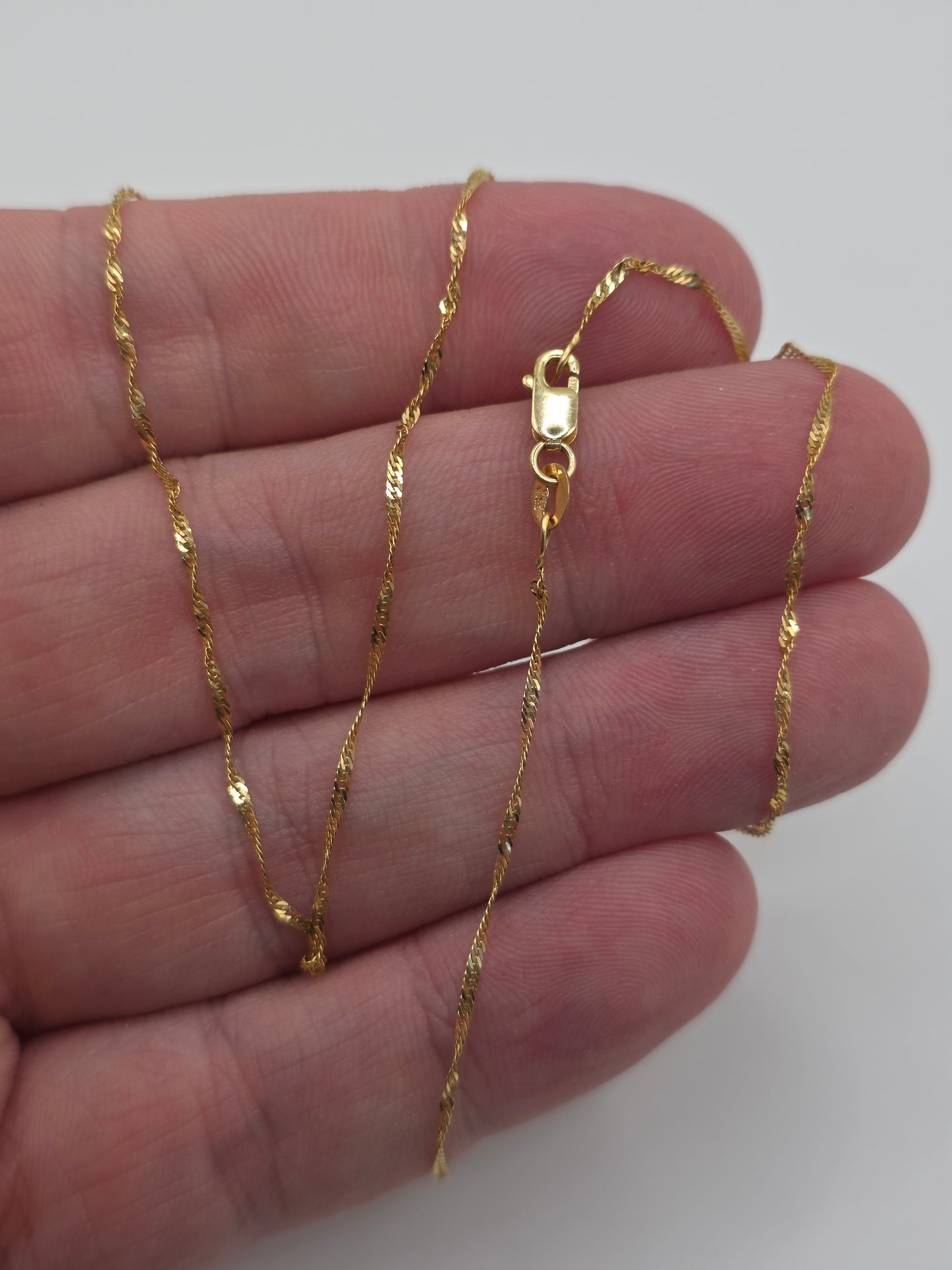9ct gold twist link chain (70)
