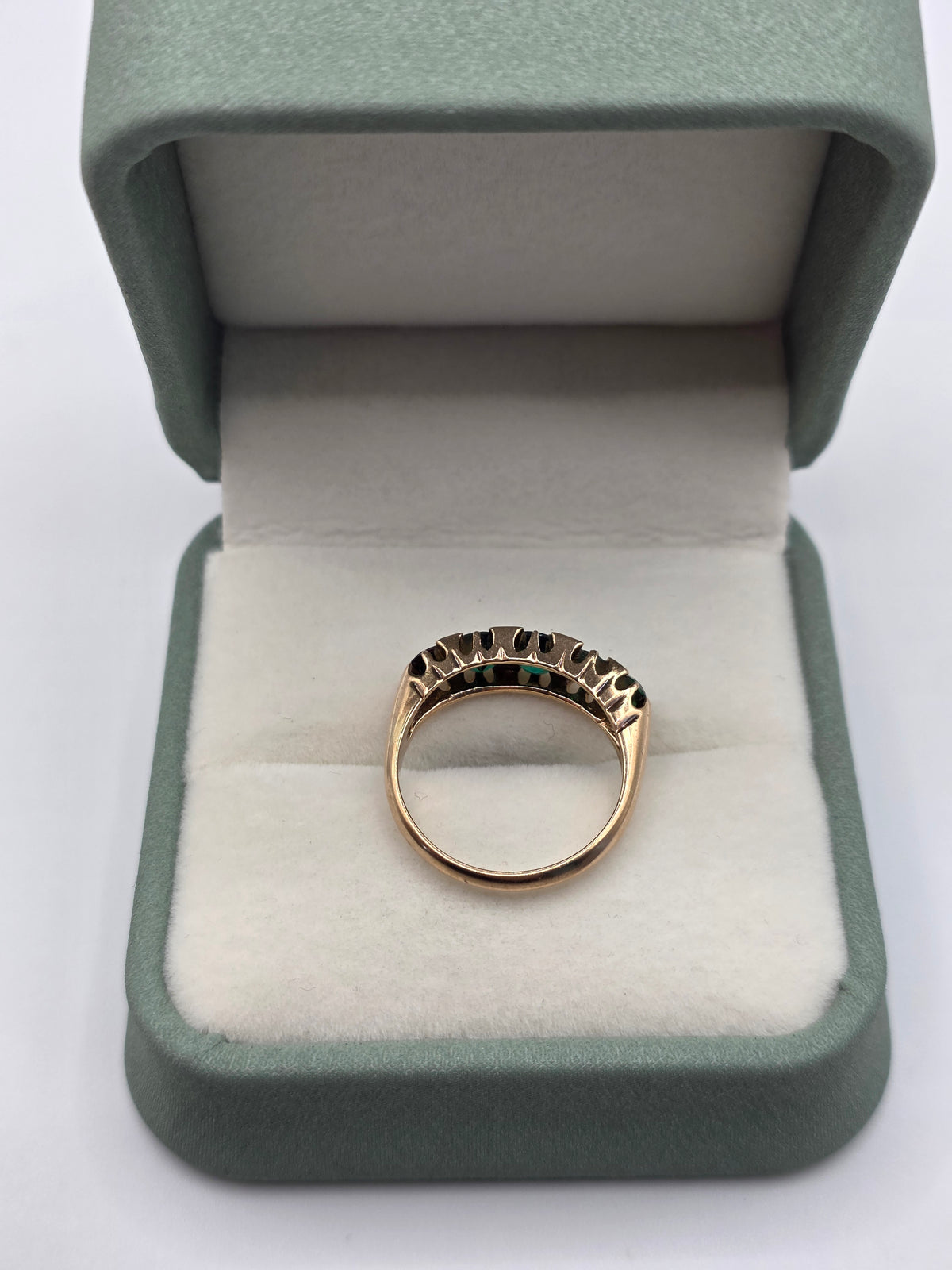 9ct gold green tourmaline ring