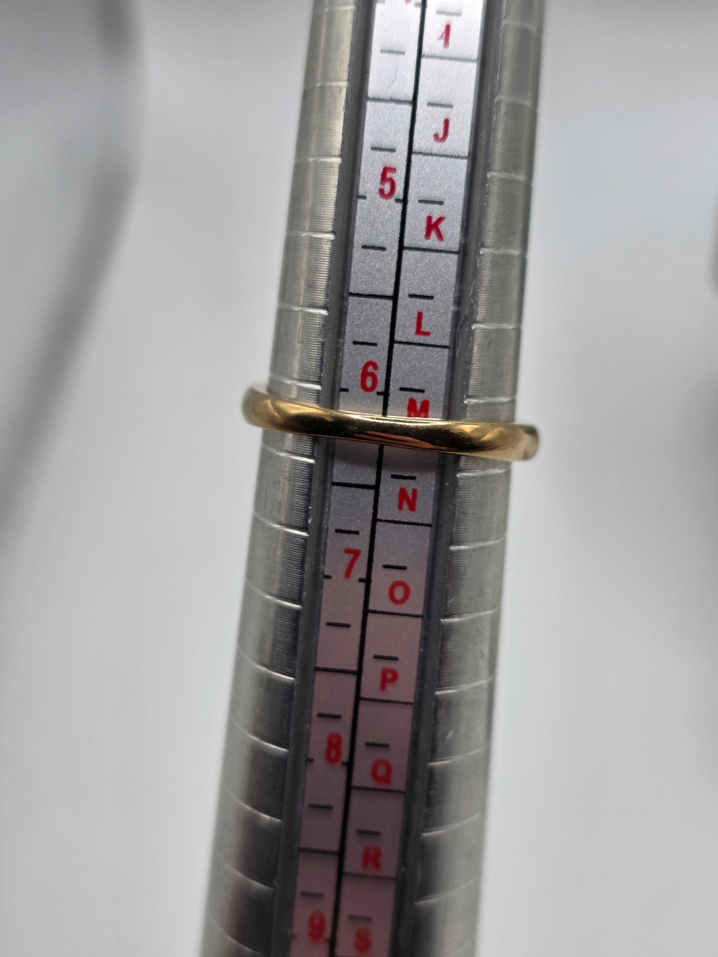 9ct gold rose quartz and pink sapphire ring