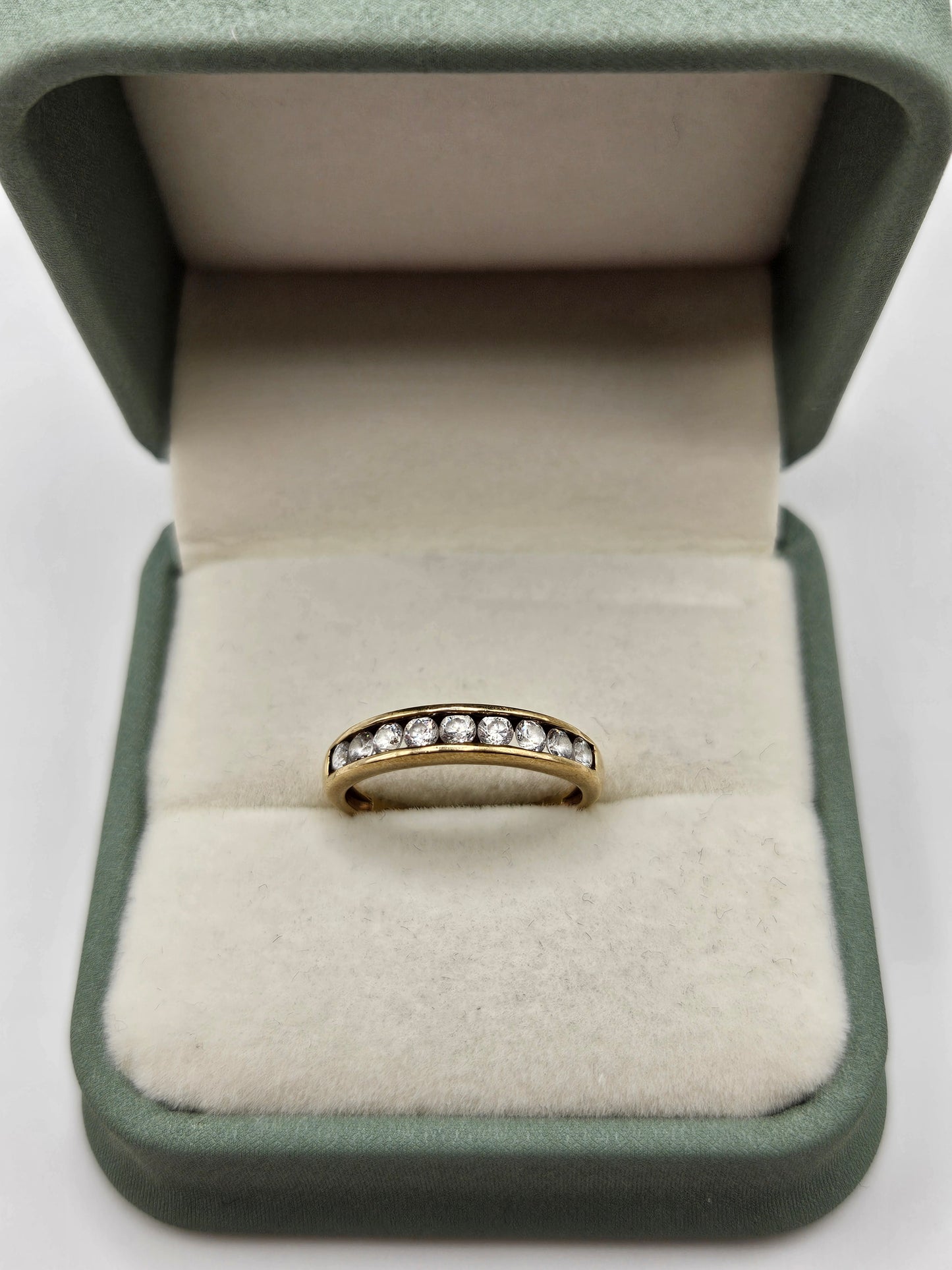 9ct gold cz ring