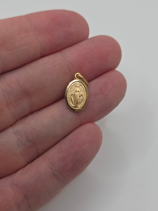 9ct gold st mary charm