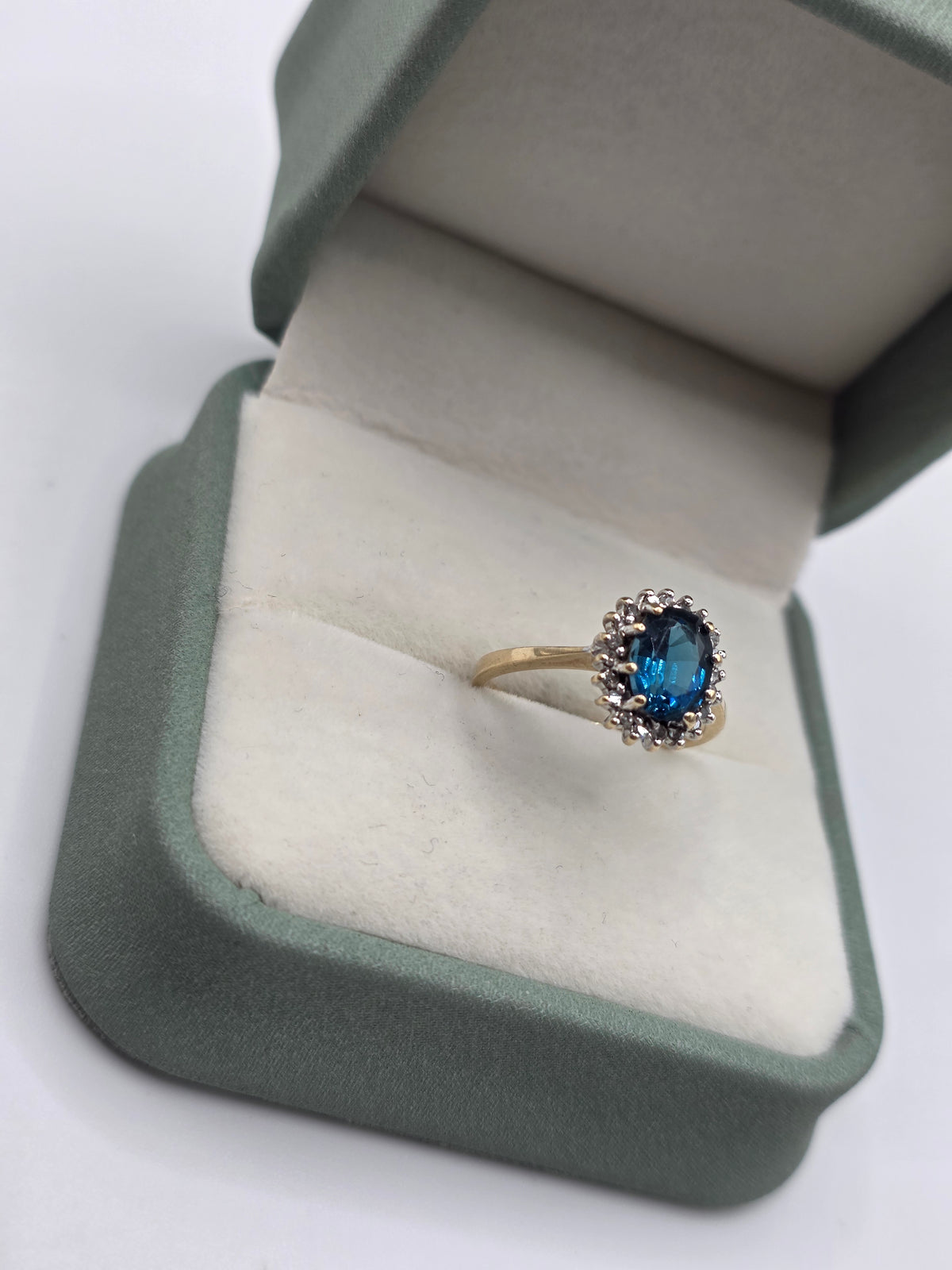 9ct gold topaz and diamond ring
