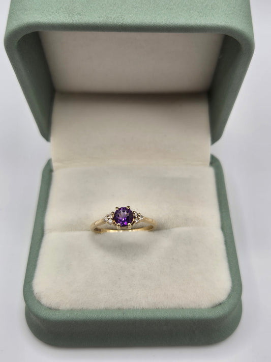 9ct gold amethyst and diamond ring