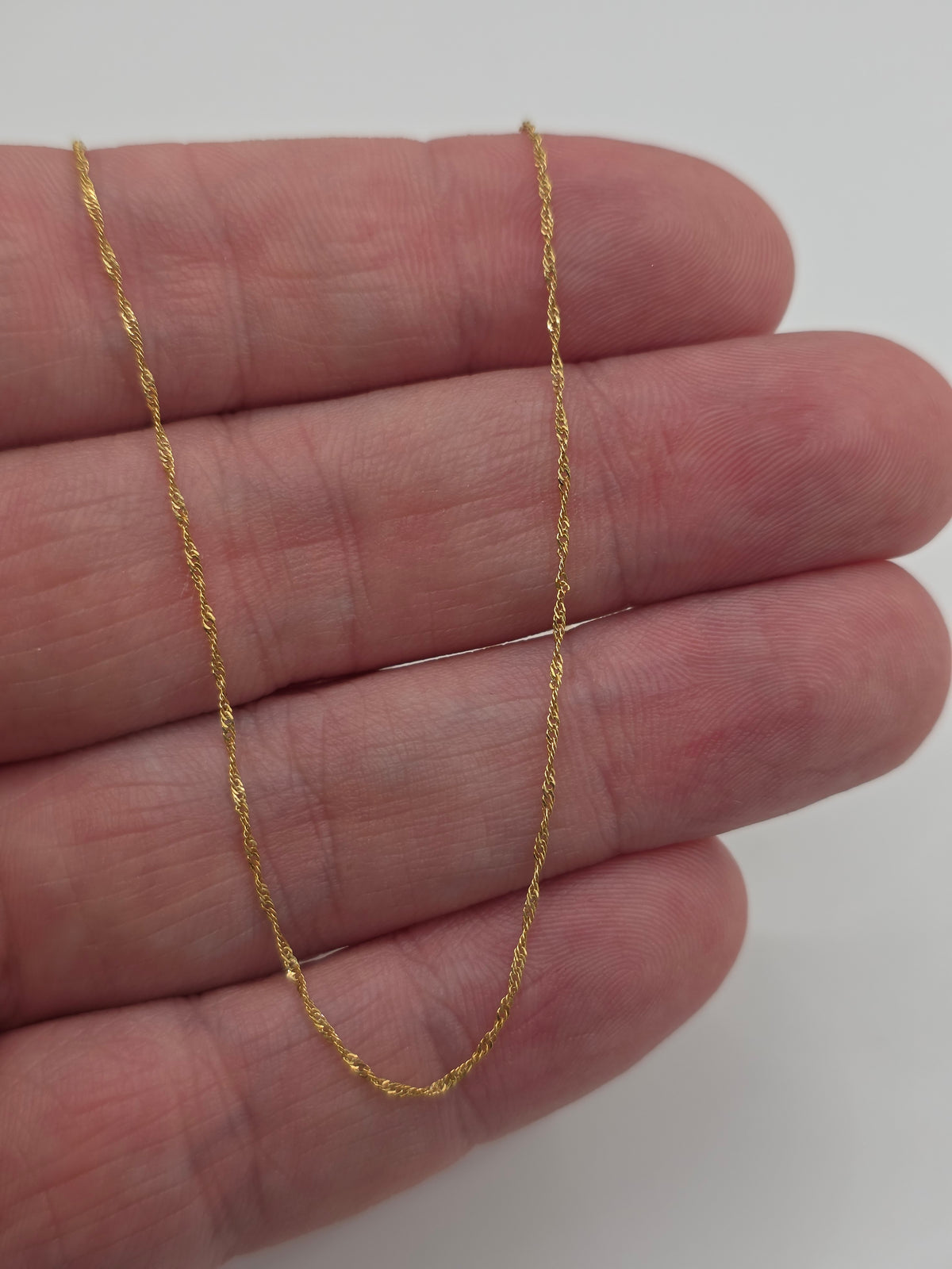 9ct gold twist link chain (134)