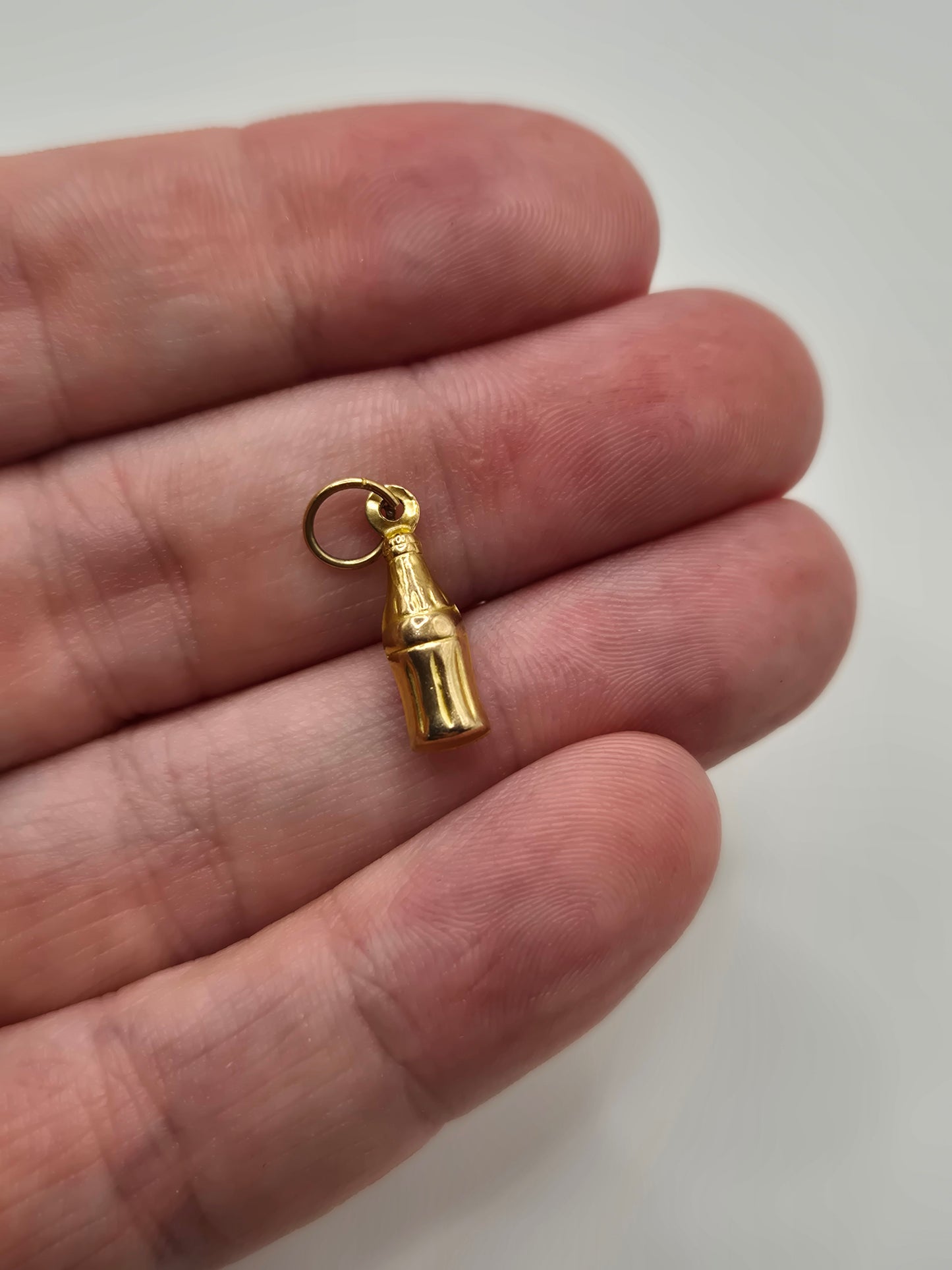 9ct gold coke bottle charm