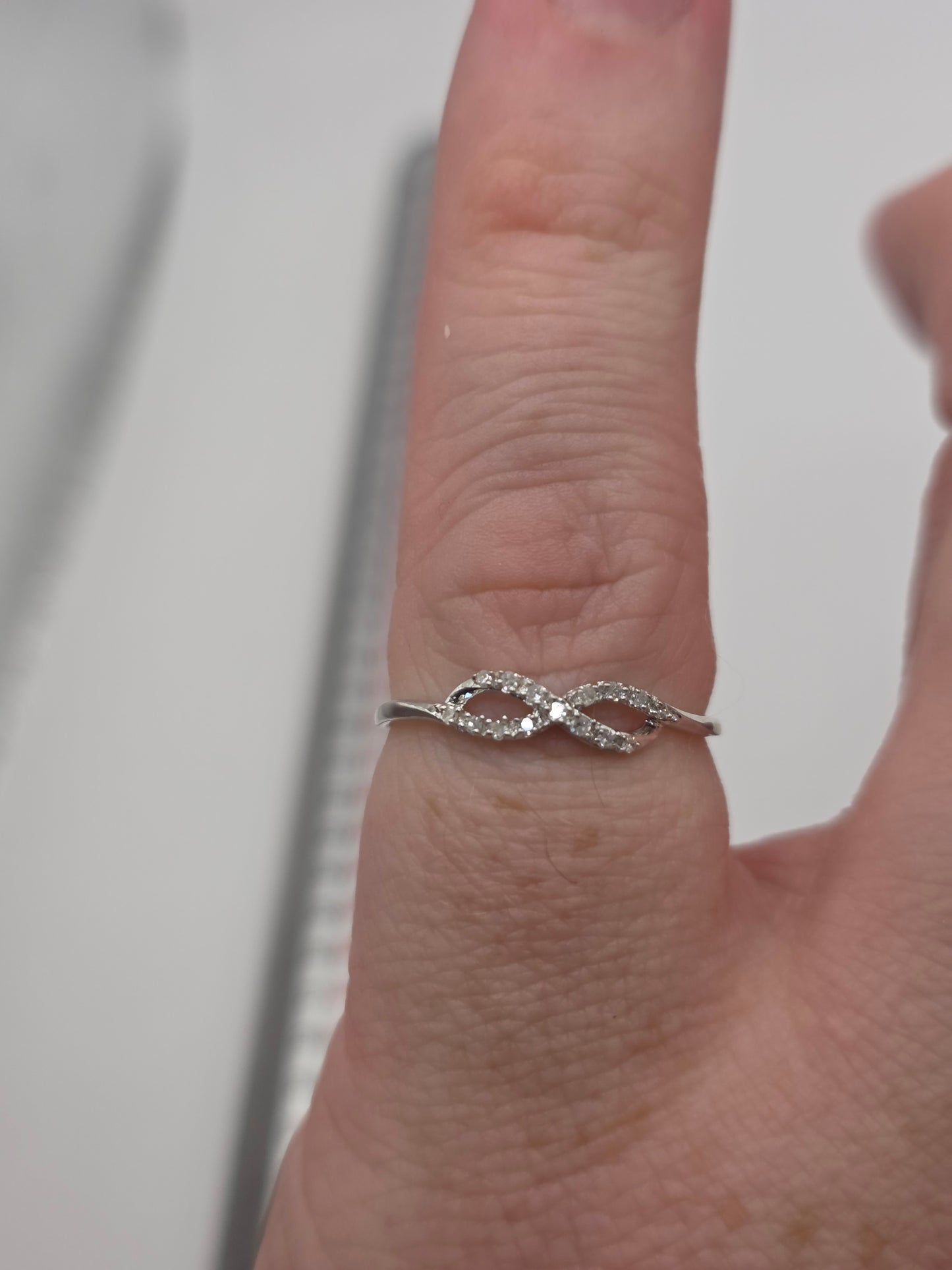 9ct white gold diamond ring