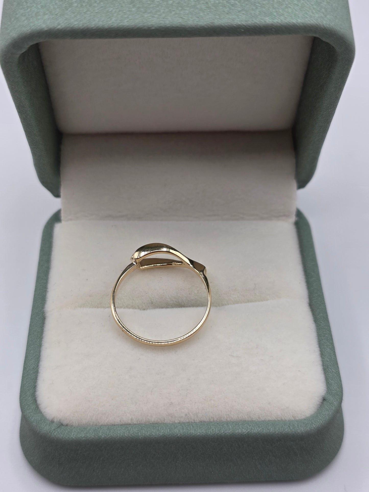 9ct gold wishbone ring