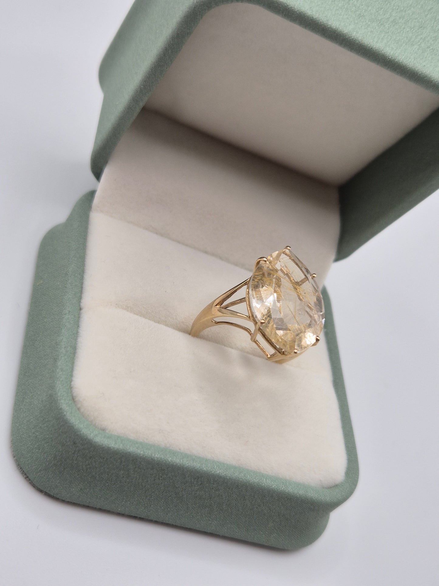 Heavy 9ct gold 11.4 carat rutile quartz ring