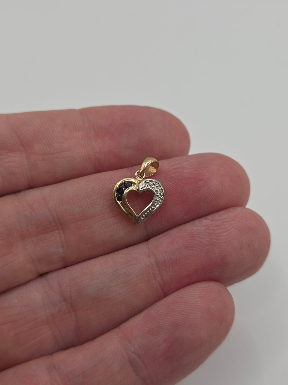 9ct gold sapphire and diamond heart pendant