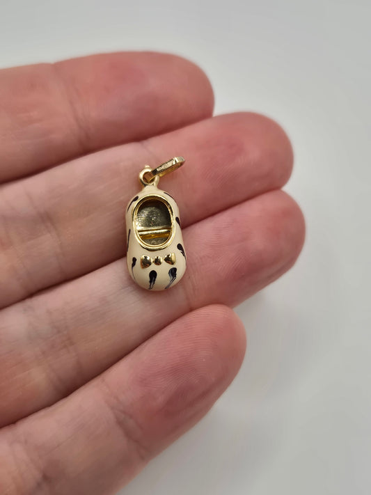 9ct gold enamelled baby shoe charm