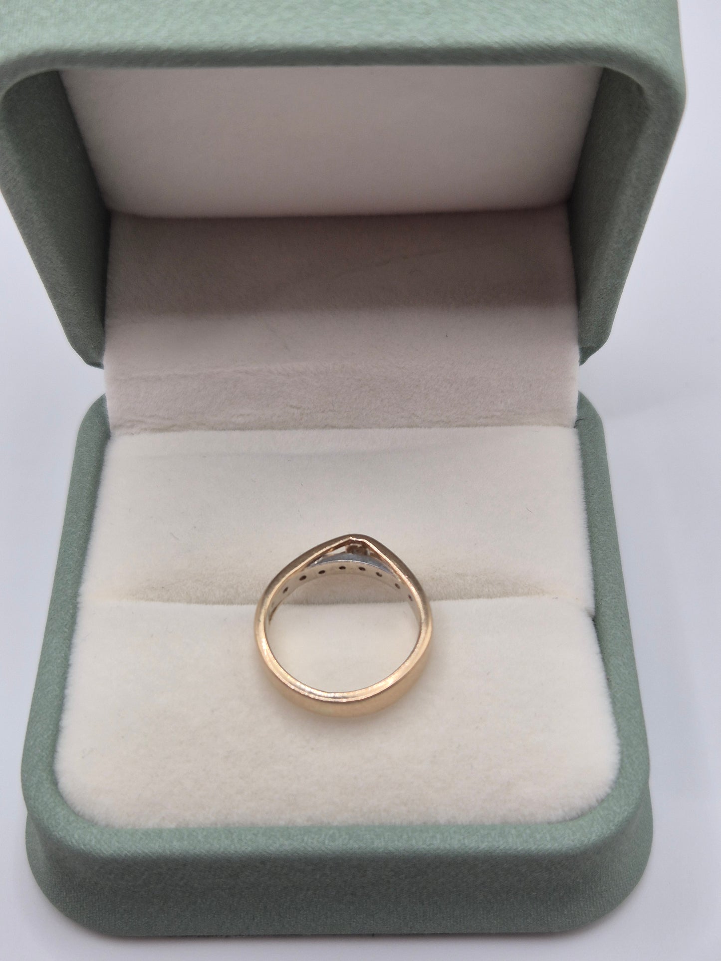 14ct gold diamond ring