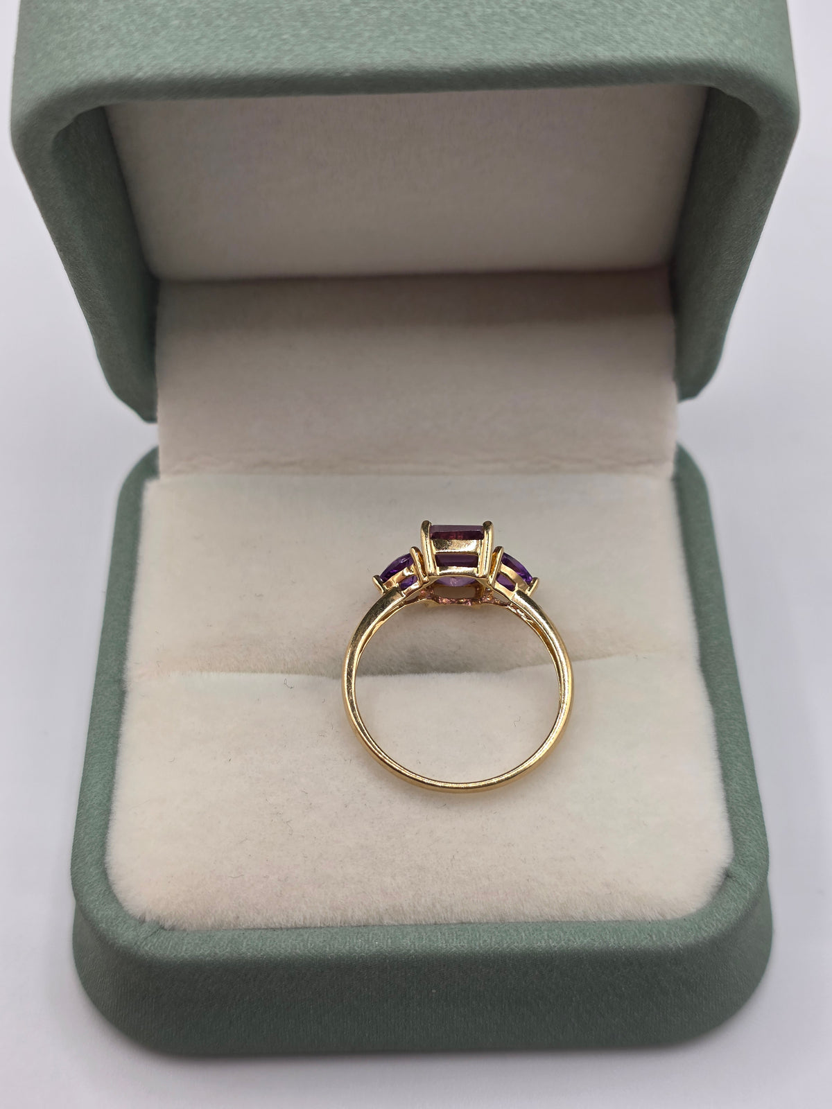 9ct gold amethsyt and diamond ring