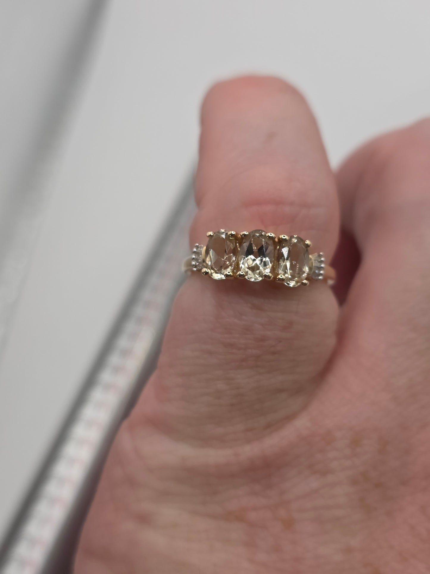 9ct gold spinel and diamond ring