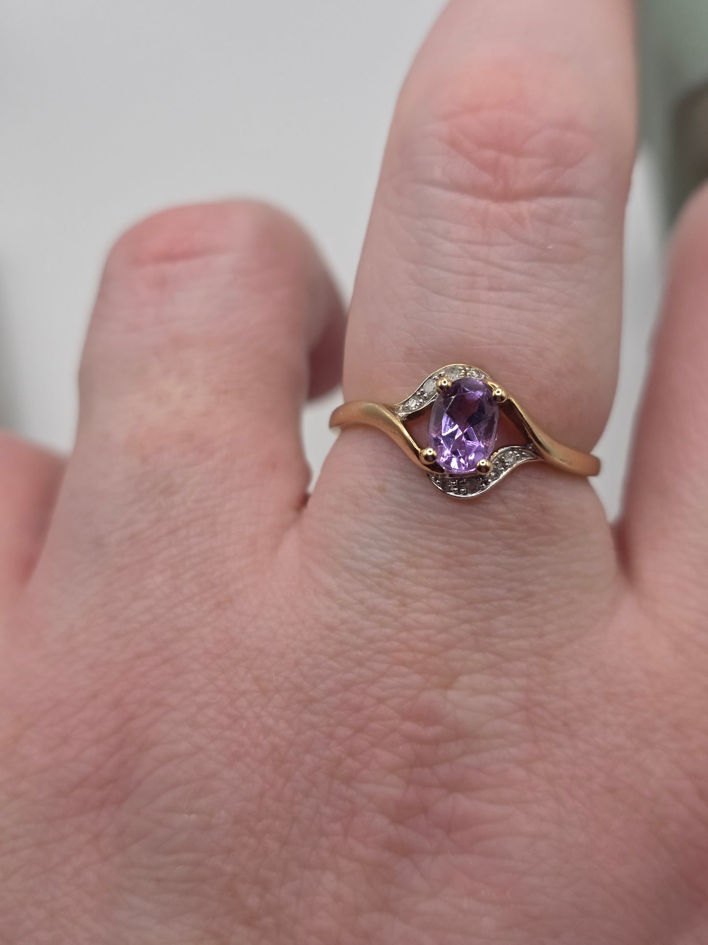 9ct gold amethyst and diamond ring
