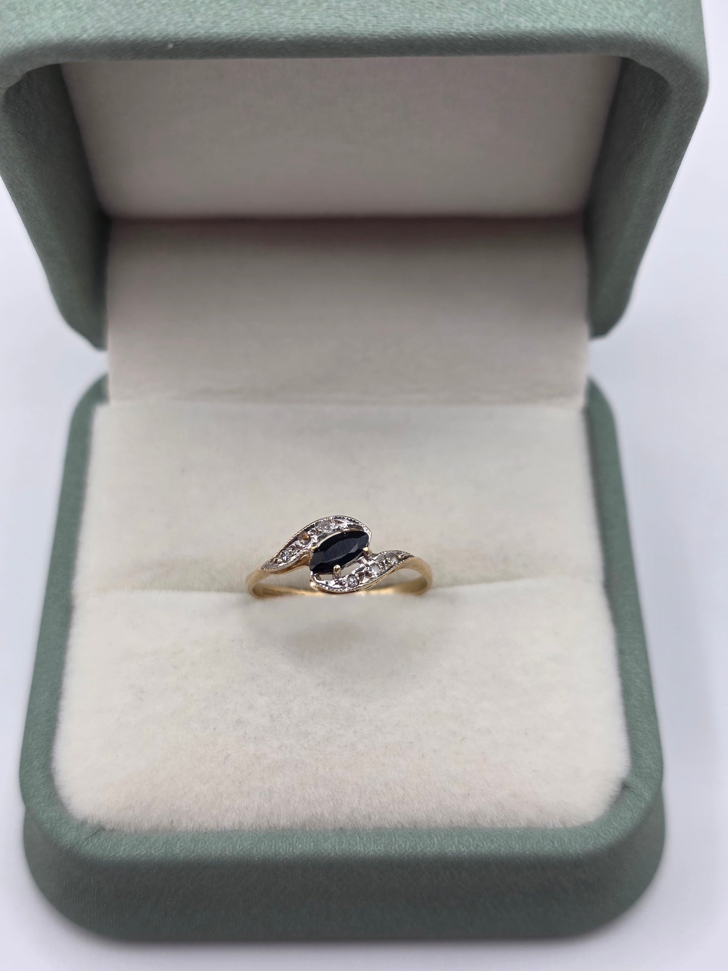 9ct gold sapphire and diamond ring