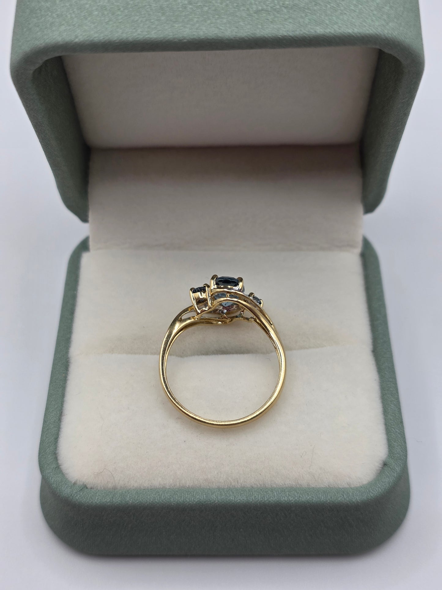 9ct gold blue topaz and diamond ring