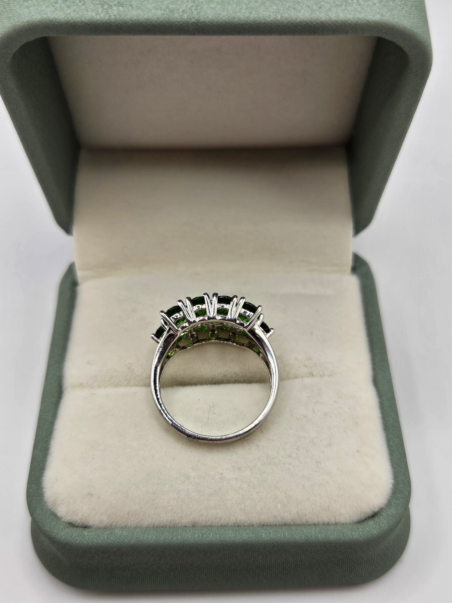 Silver diopside ring