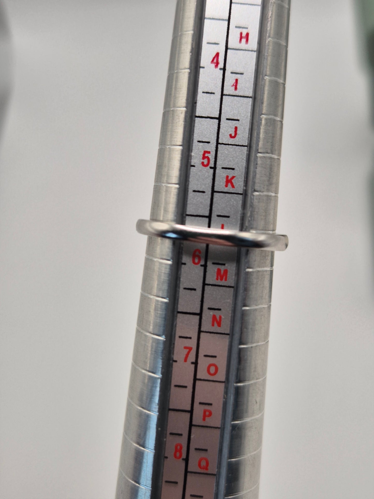 9ct white gold diamond ring