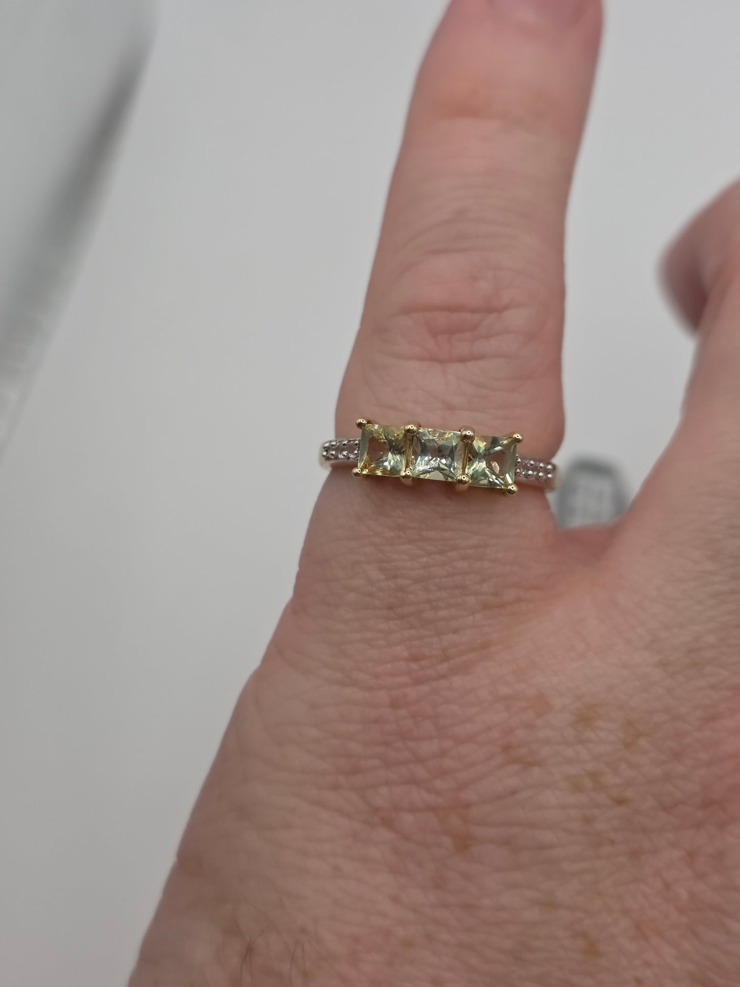 9ct gold green tourmaline and white topaz ring