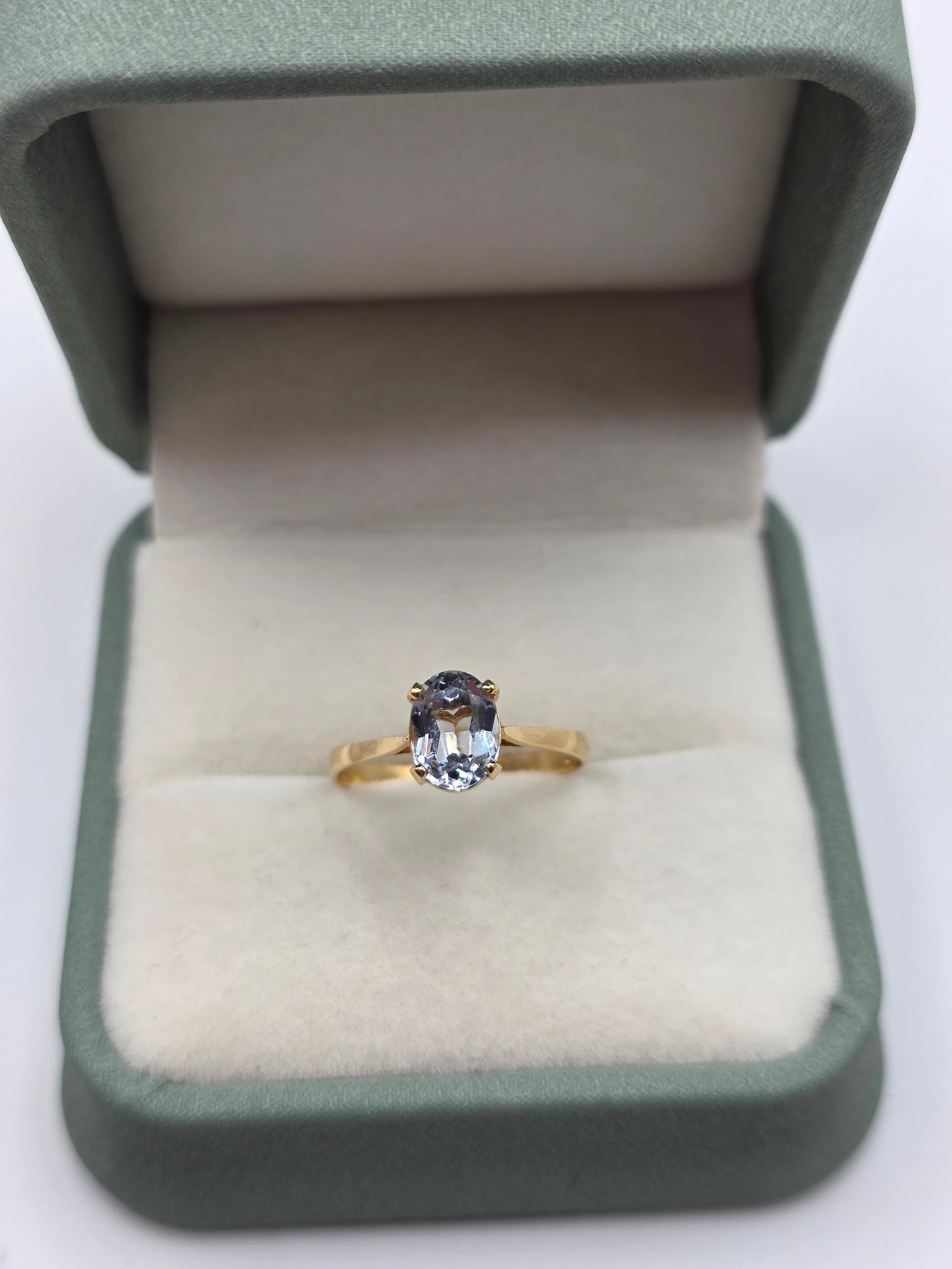 9ct gold aquamarine ring