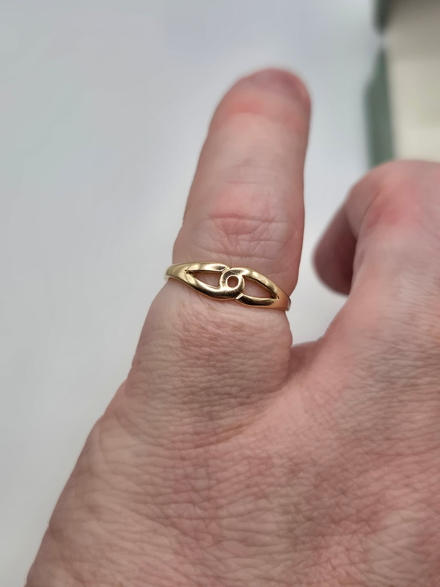 9ct gold ring