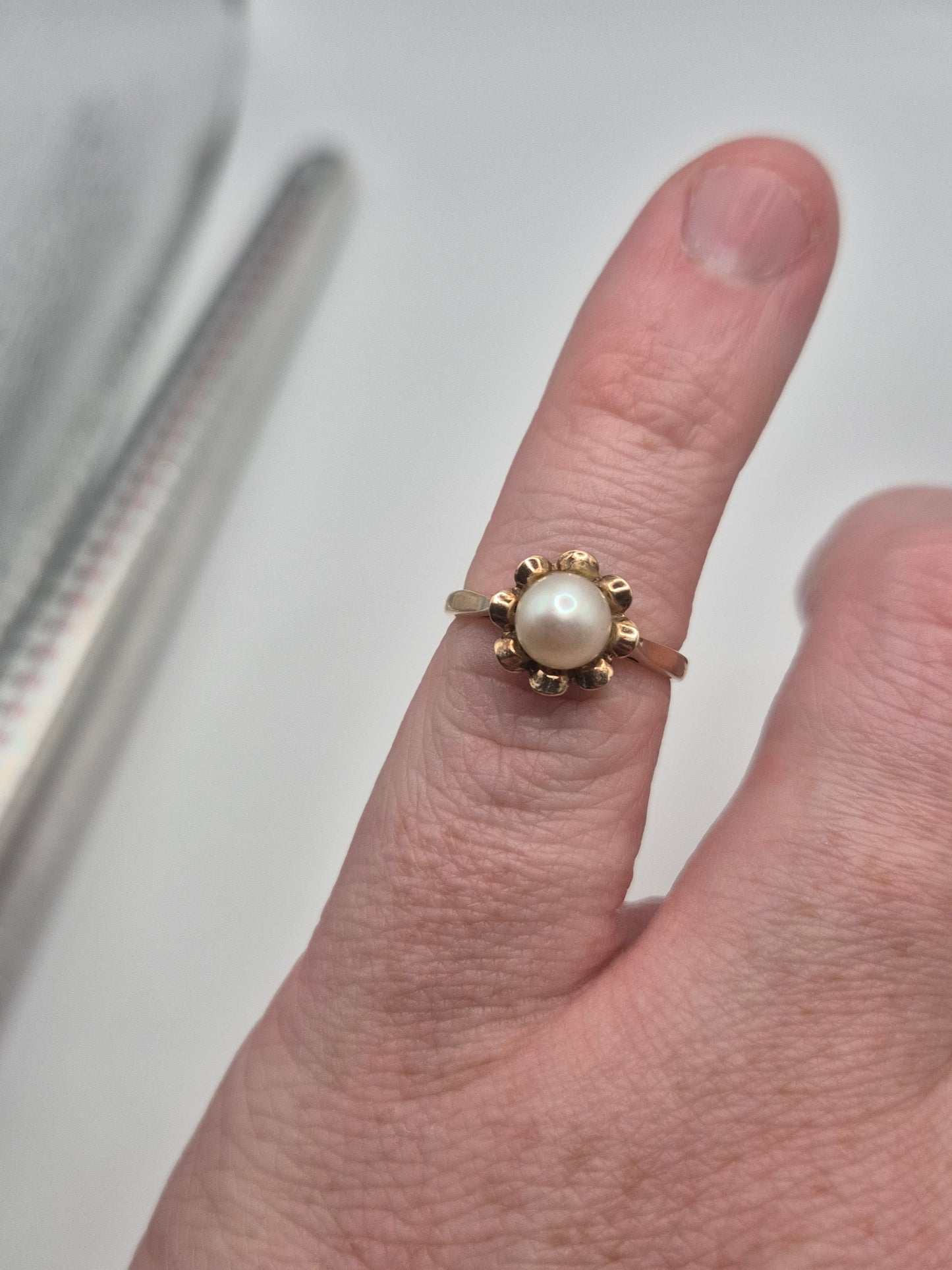 Vintage 9ct gold pearl ring