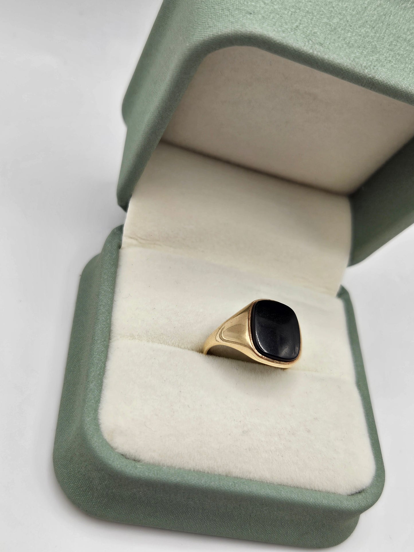 9ct gold onyx signet ring