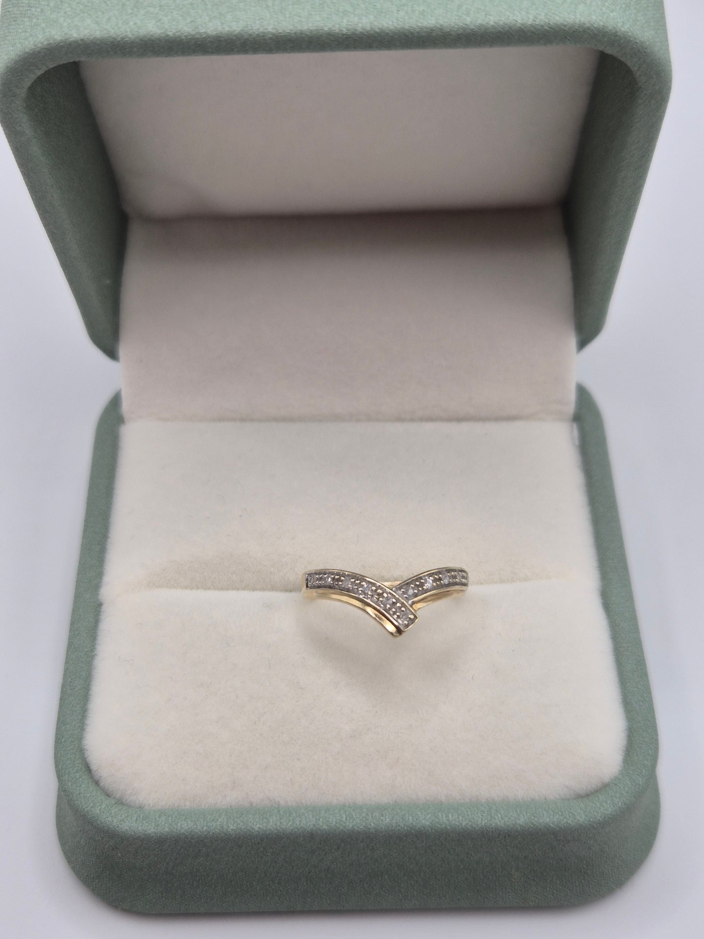 9ct gold diamond wishbone ring