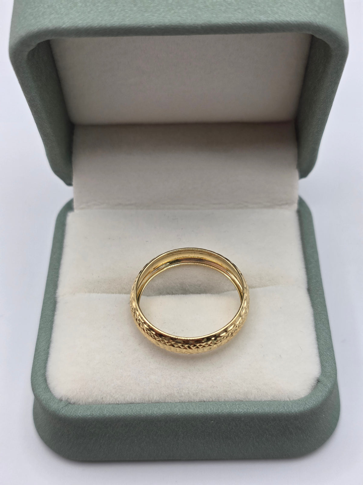 9ct gold ring