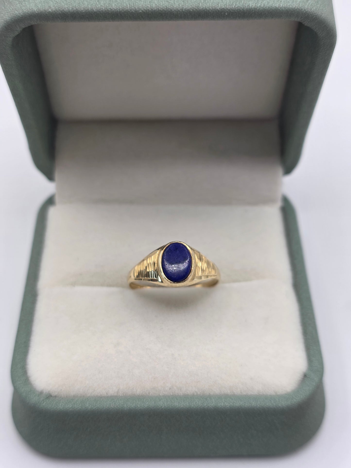 9ct gold lapis lazuli signet ring
