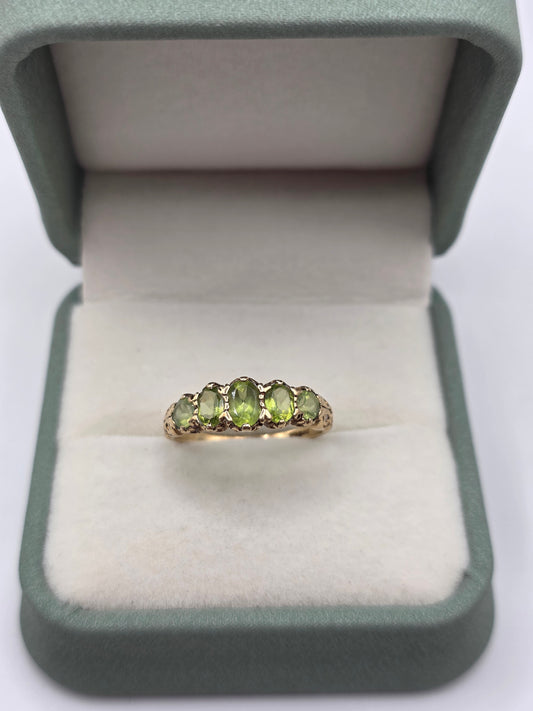 9ct gold peridot ring
