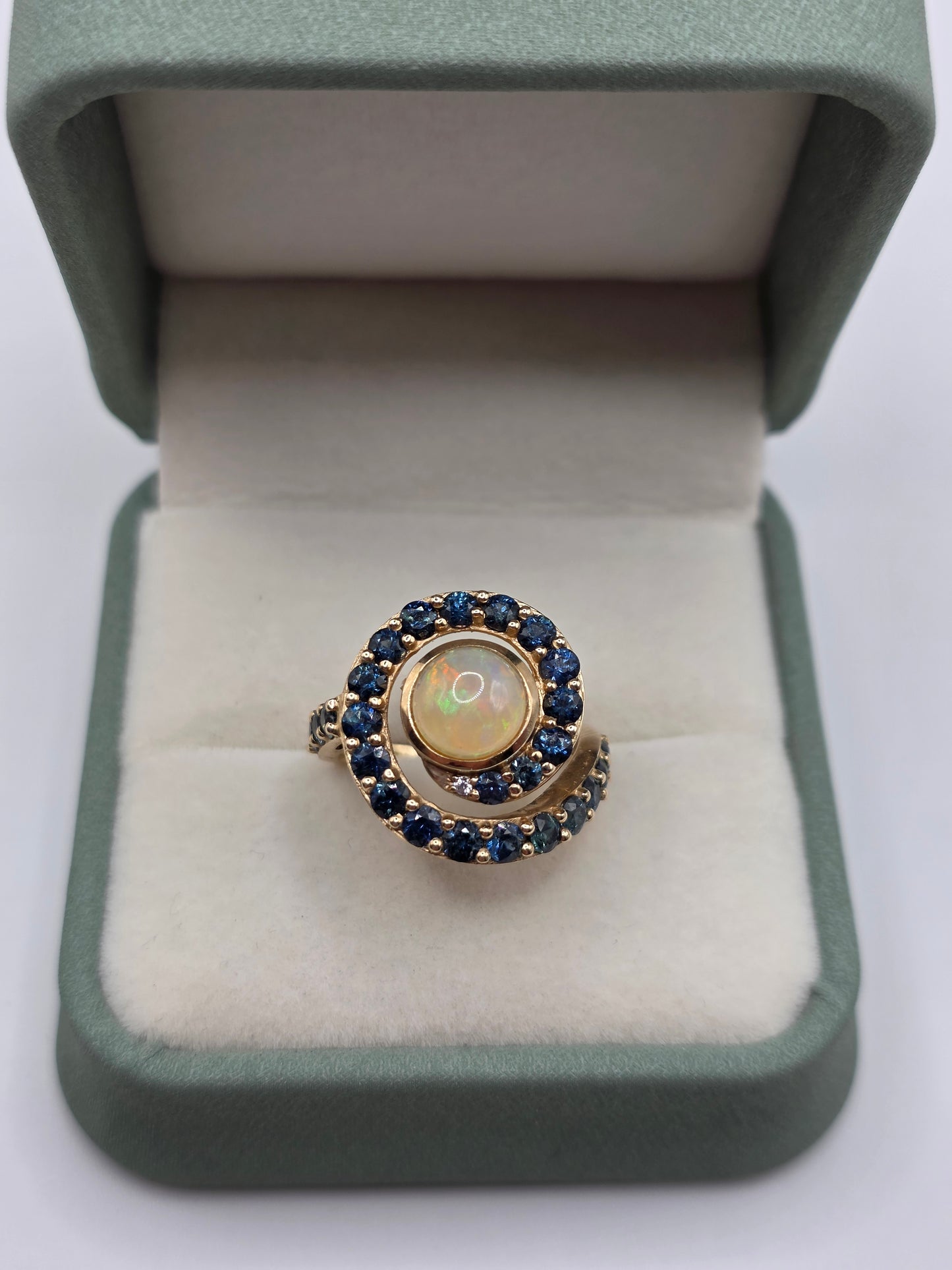 9ct gold opal and sapphire ring