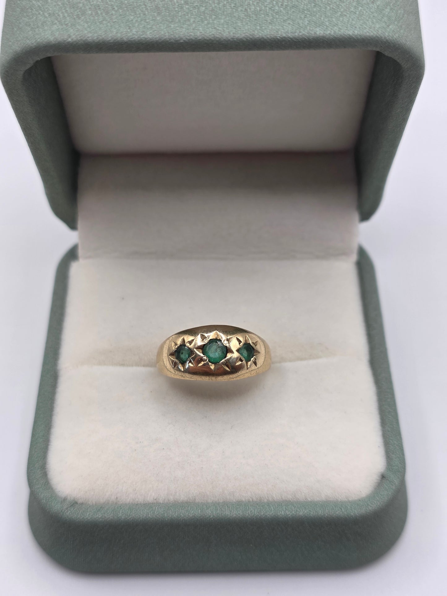 9ct gold emerald star gypsy ring