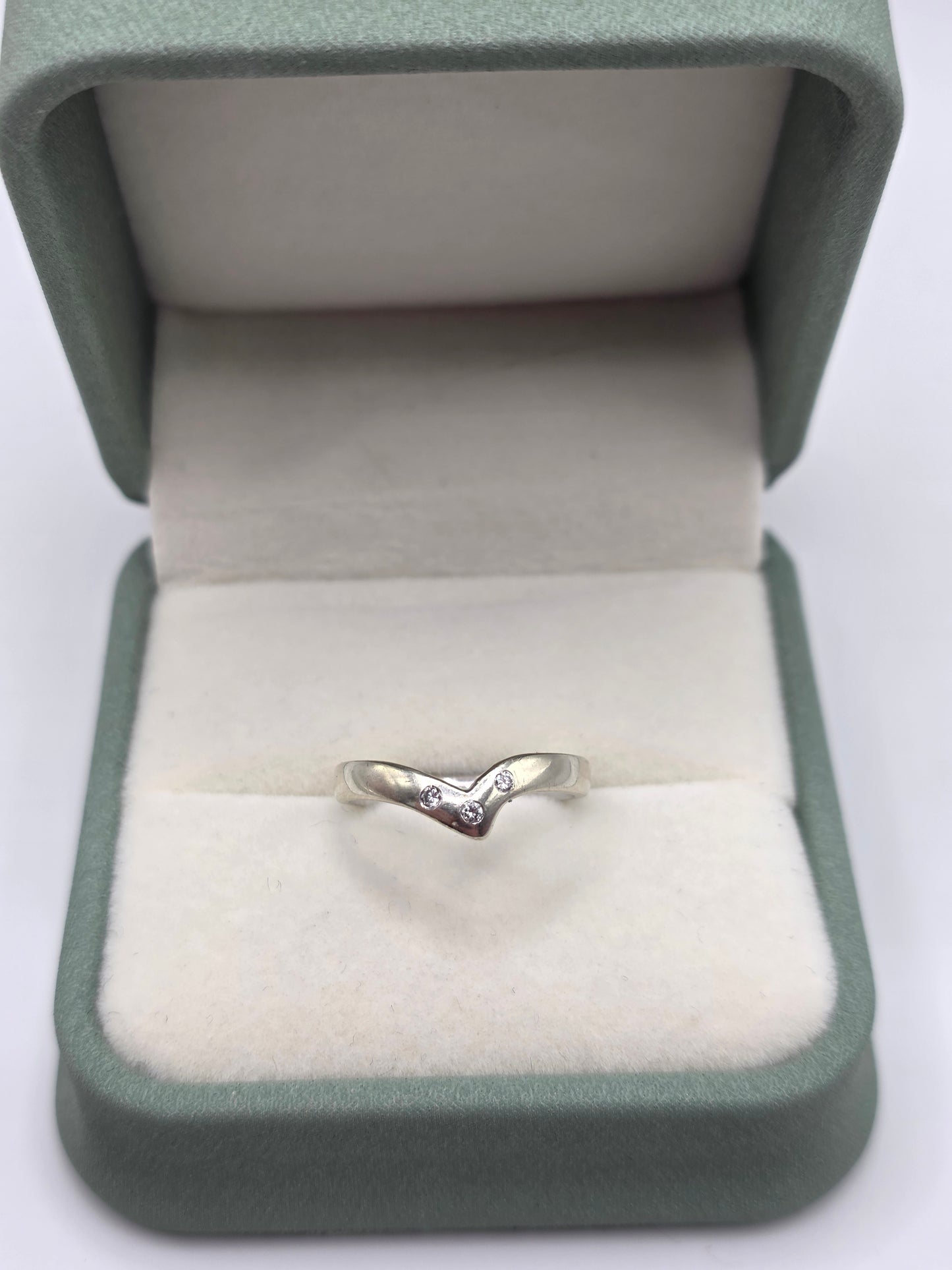 9ct white gold diamond wishbone ring