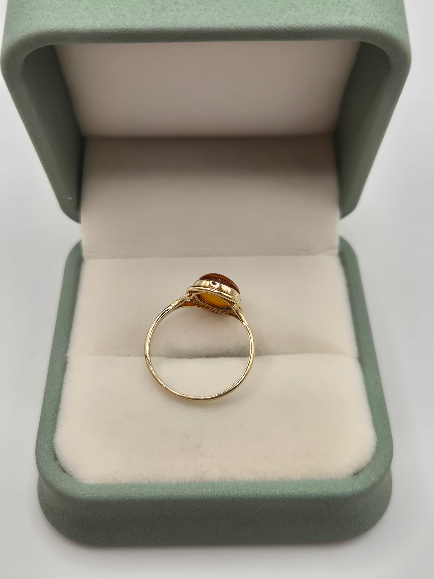 9ct gold amber ring