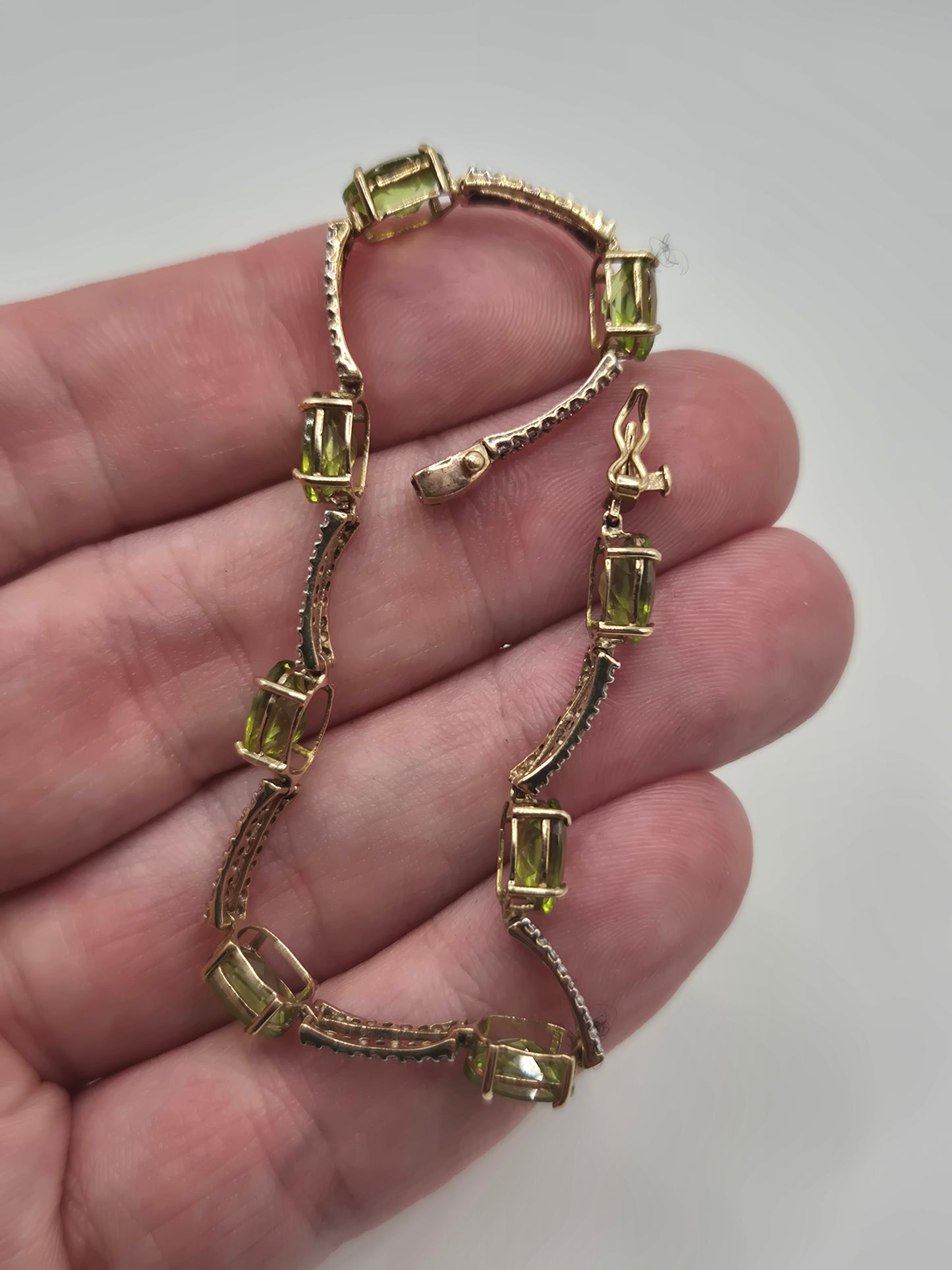 9ct gold peridot and diamond bracelet