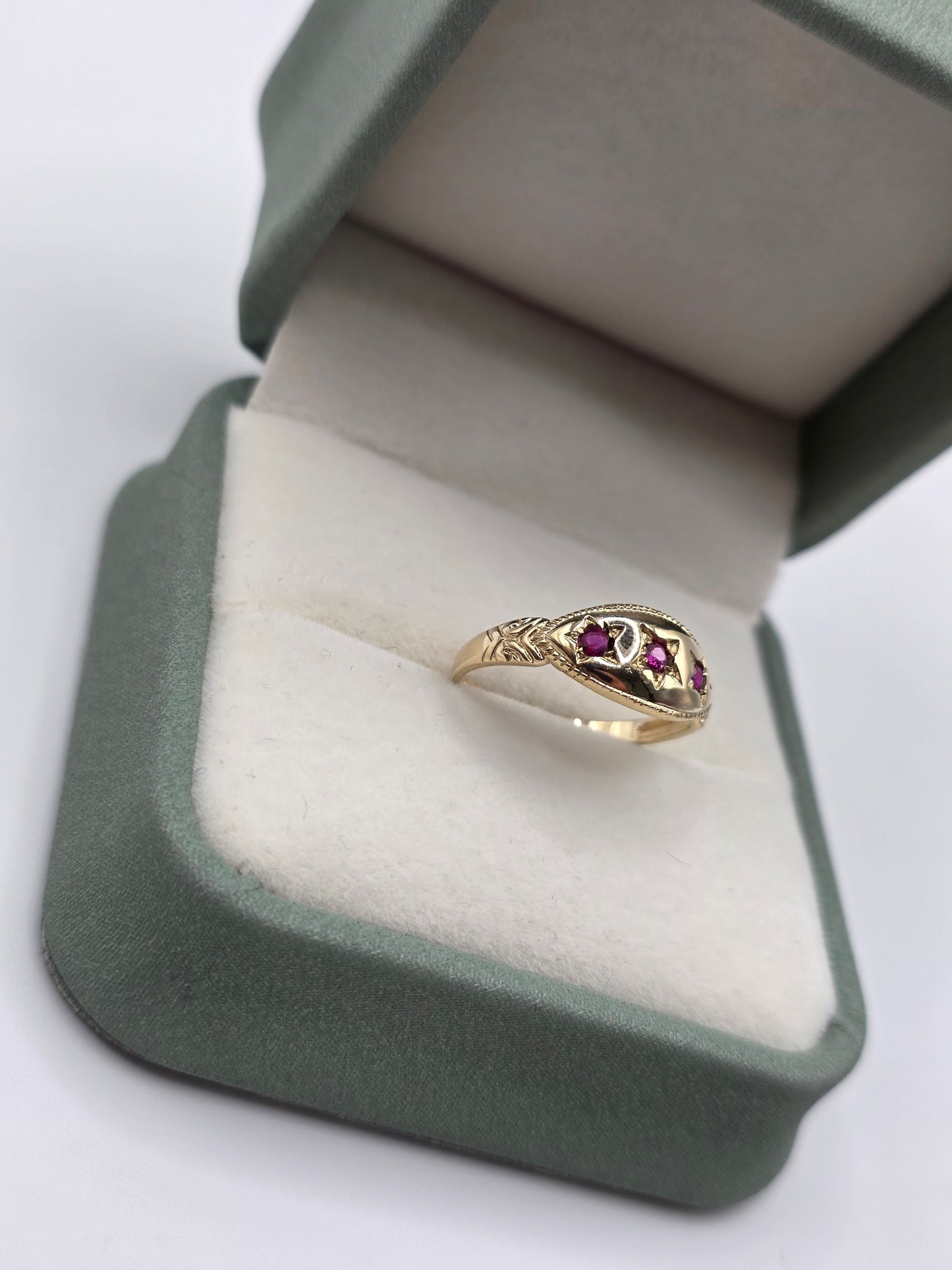 9ct gold ruby gypsy ring