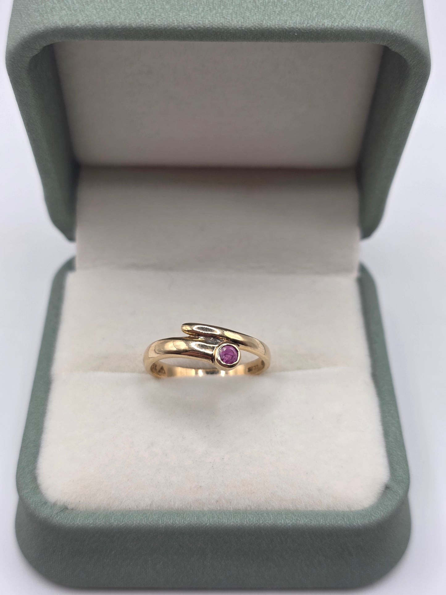 9ct gold ruby ring