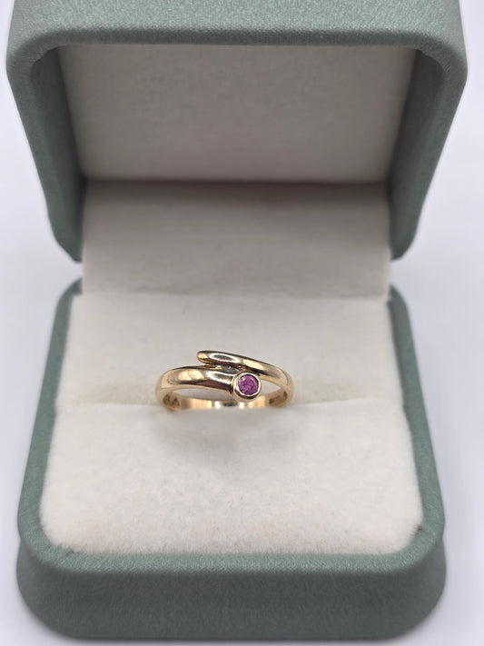 9ct gold ruby ring